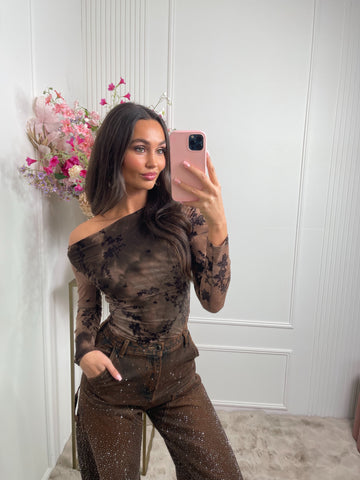 Open shoulder print body brown