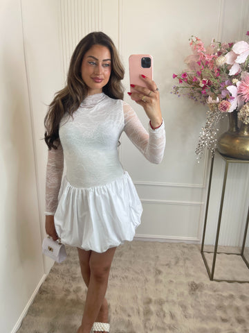 Lace balloon dress white