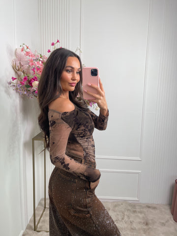 Open shoulder print body brown