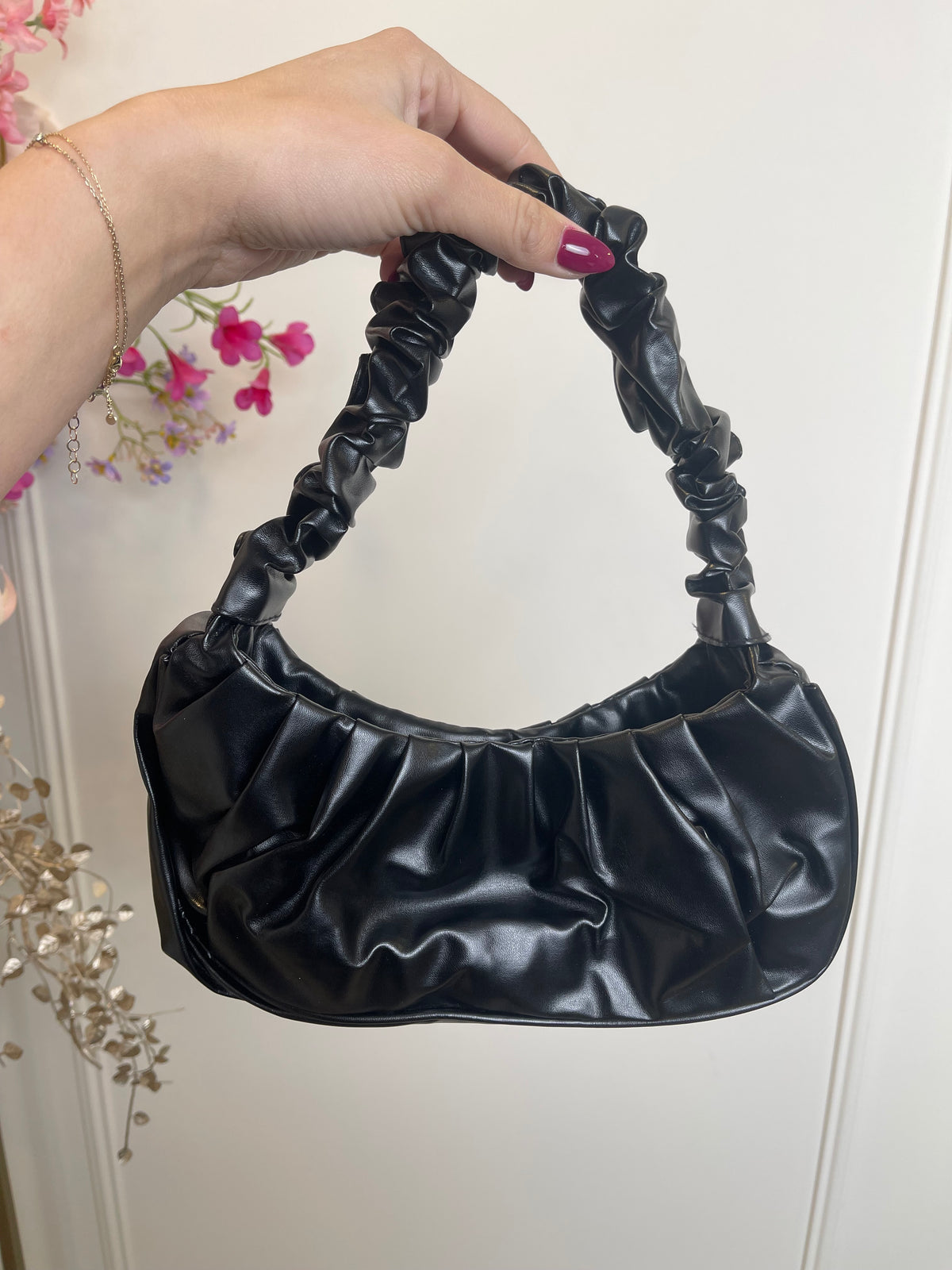 iris hand bag black